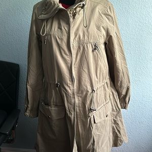 Light jacket with lots of pockets